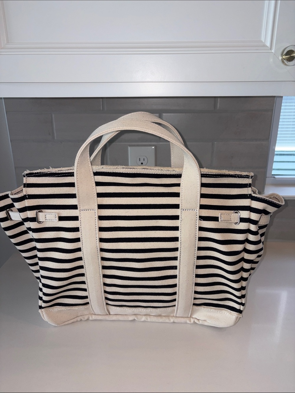 Sunwin Madaket Large Striped Canvas Tote Bag Black White Silver Hardware - Picture 2 of 8
